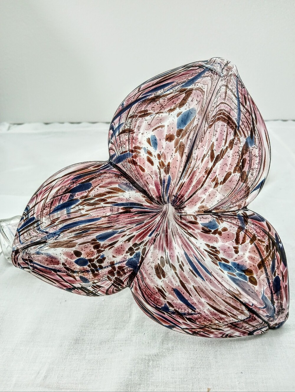 Handblown Glass Three-Petal Decorative Flower - Mauve & Blue/Black Speckled NWOT